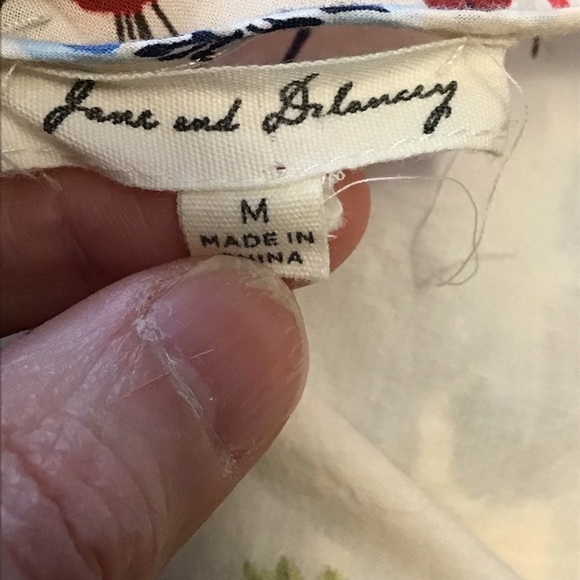 3 for 20 $ bundle Jane & Delancey Bright Floral Bell Sleeve Blouse - Picture 2 of 16